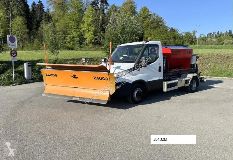 شاحنة Iveco 676 70C17