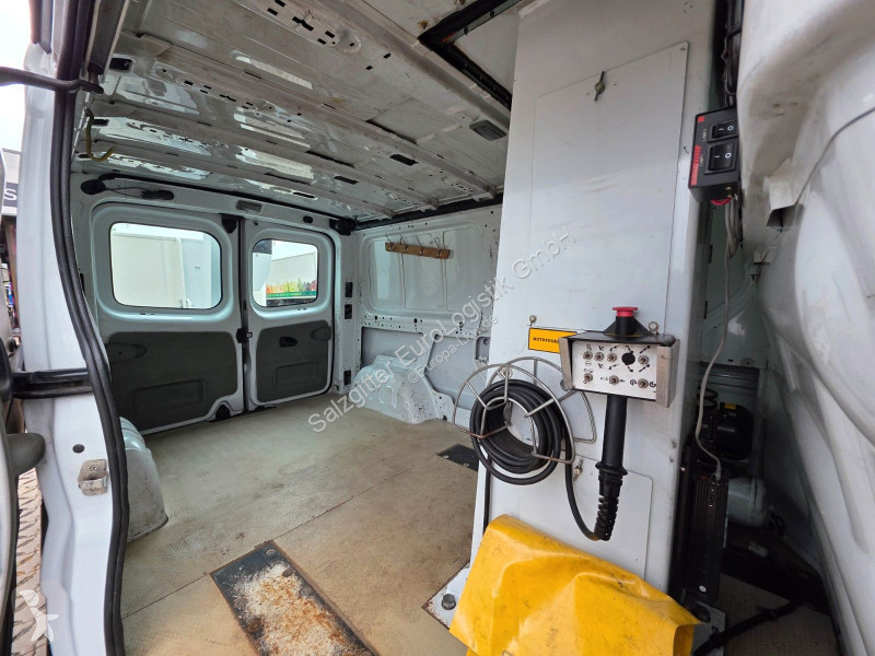 شاحنة Opel Vivaro 2.5 CDTI / Versalift ET-30-NE-XS