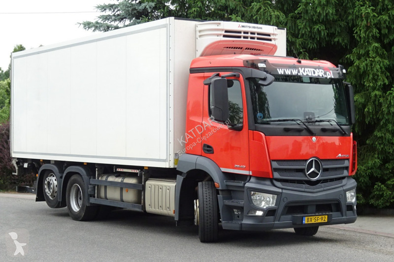 شاحنة Mercedes 2840 Syp euro 6 chłodni 3 osie...
