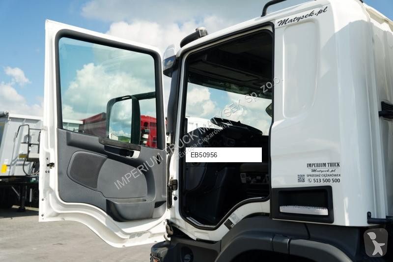 شاحنة Scania P 440 / 8x4 / WYWROTKA 2 STRONNA /...