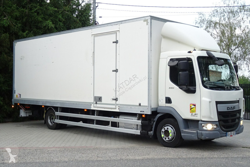 شاحنة DAF LF 220 Euro 6 kontener 18p winda...