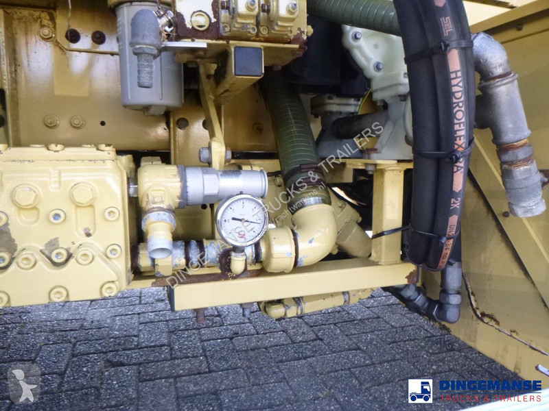 شاحنة Renault D 26 Wide 6x2 vacuum tank 11 m3