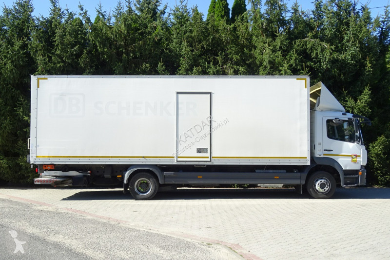 Камион Mercedes 1218 Euro 6 kontener 20pal...