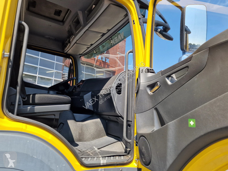 شاحنة Mercedes 1223 4x2 Box with sidedoors -...