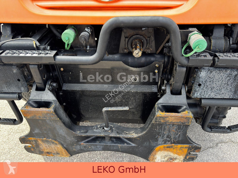 شاحنة Mercedes UNIMOG U400