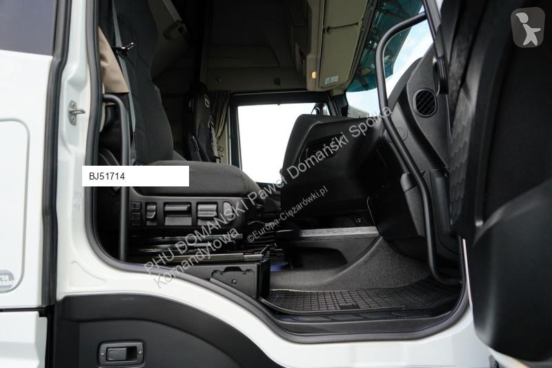 Ciężarówka Iveco / 420 / E 6 / KONTENER + WINDA...