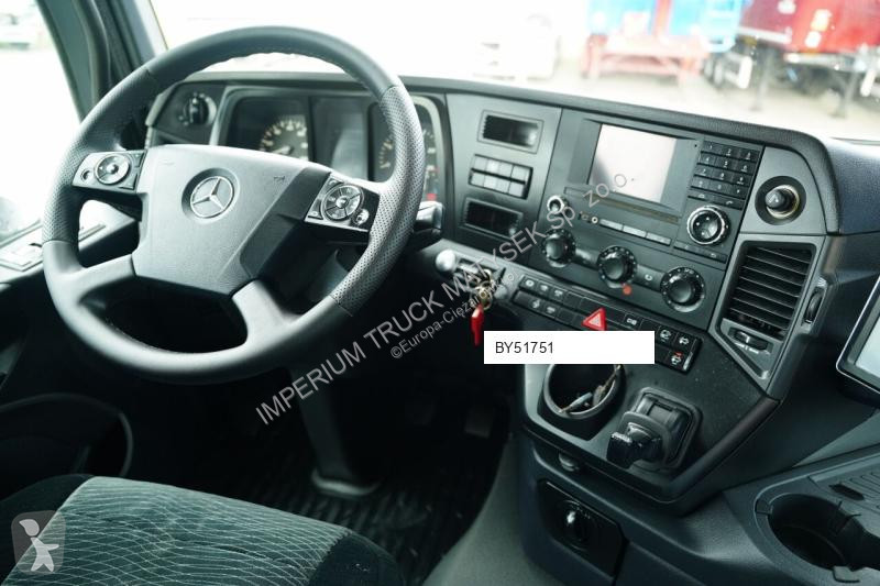شاحنة Mercedes AROCS 3243