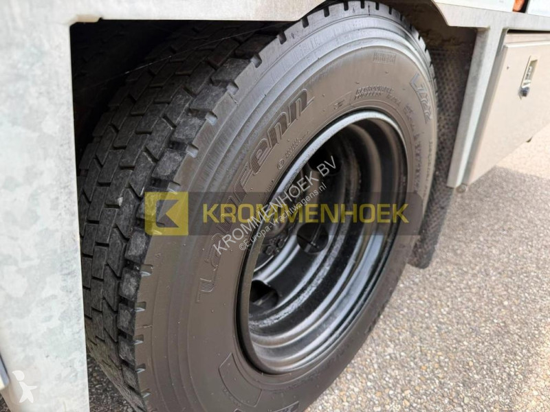 شاحنة Iveco 80 E 220