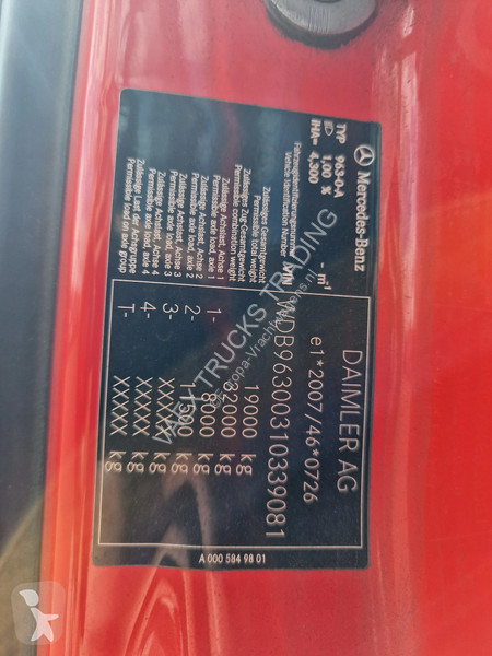 شاحنة Mercedes 1827 4x2 Box with sidedoors -...