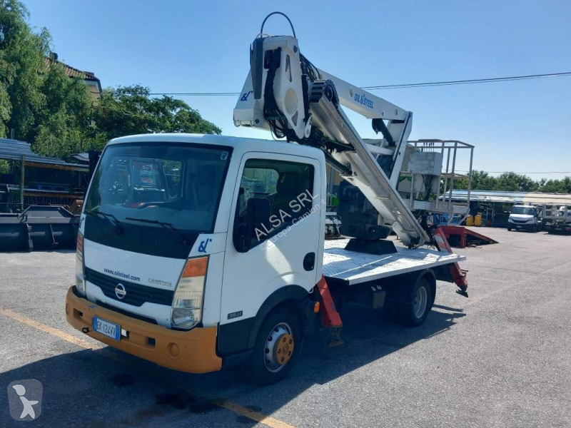 Camión Nissan 21.12