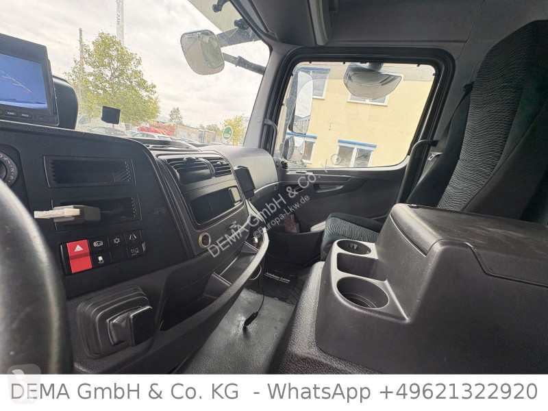 Vrachtwagen Mercedes...