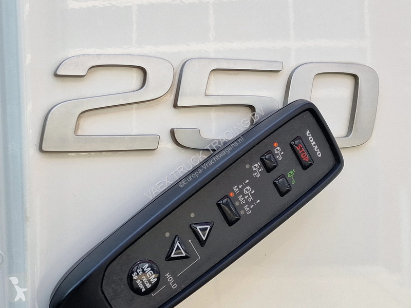 Camion Volvo 250 Thermoking T-1200R - Full air...