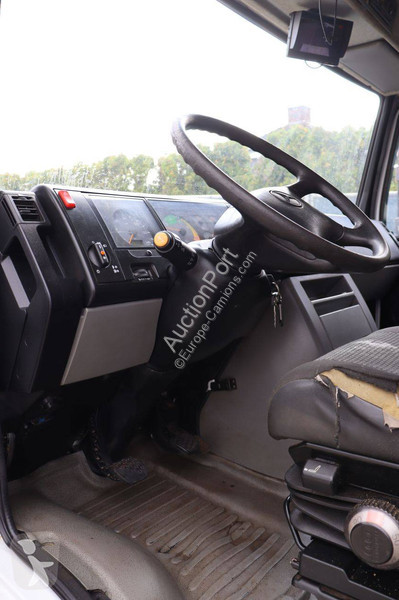 Camion Mercedes 813D