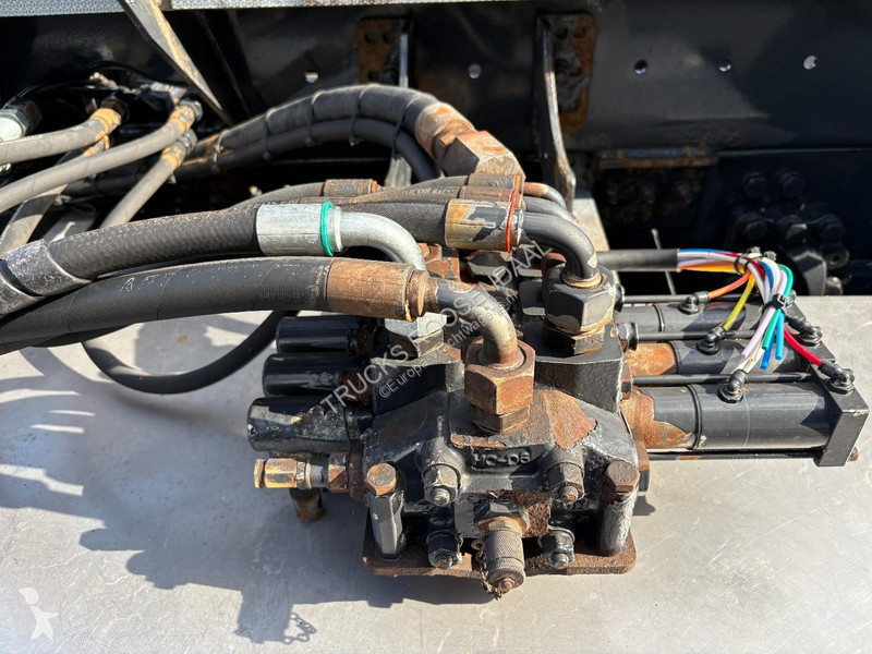 Camion Scania R 410 + HOOK IFT SYSTEM 25 tons +...