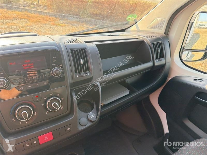 Camión Opel 2.2 103 KW PR PL L4 Curtain Side Truck