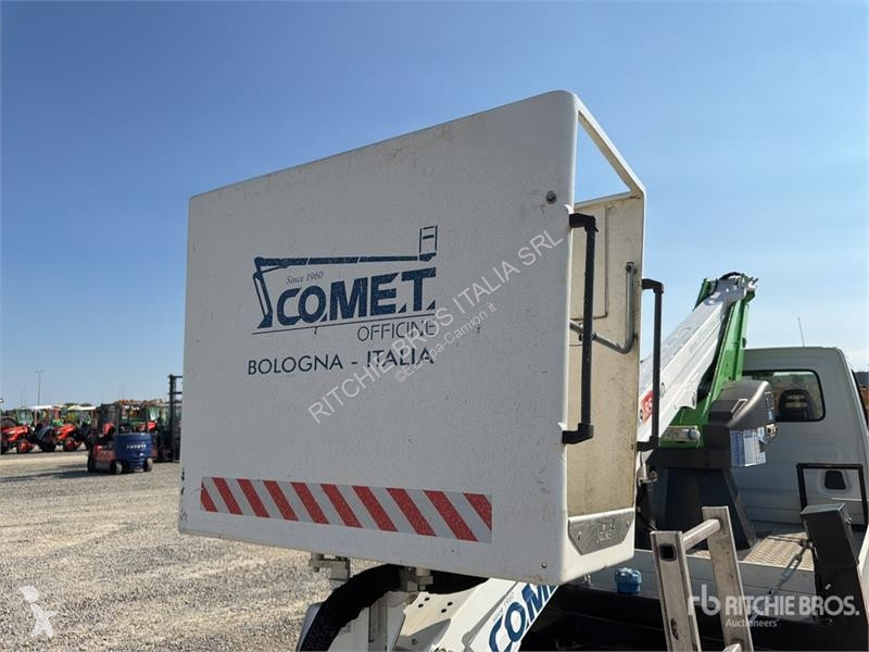 Camion Iveco 19-8,5 HQ 19 m on Iveco 35-140...