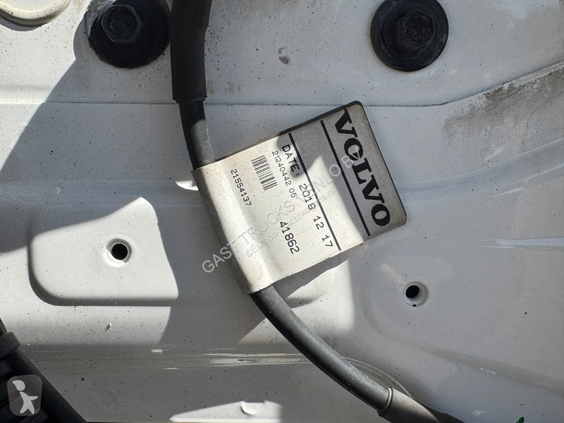 Camión Volvo 16750 6x2 Retarder Globetrotter WB...
