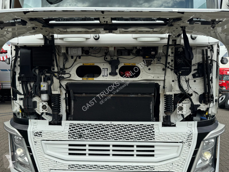 Volvo 500 6x2*4 WB 4.80 Globetrotter VIN KA truck