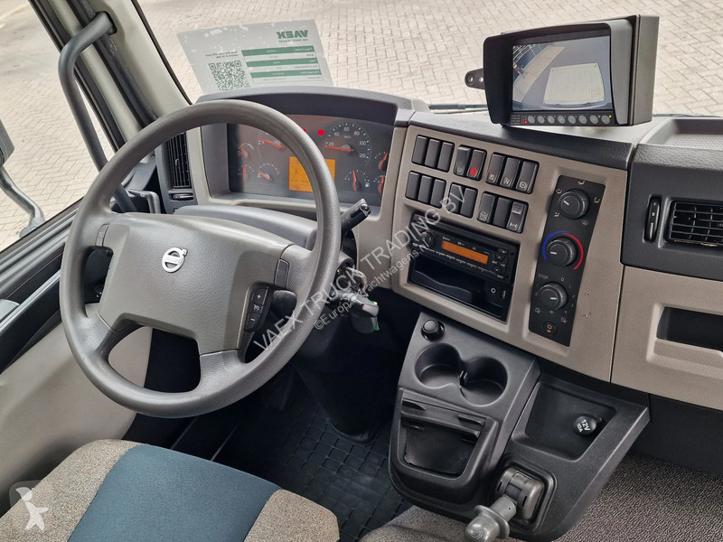 Camión Volvo 250 4x2 - Box - Loadlift - A/C -...