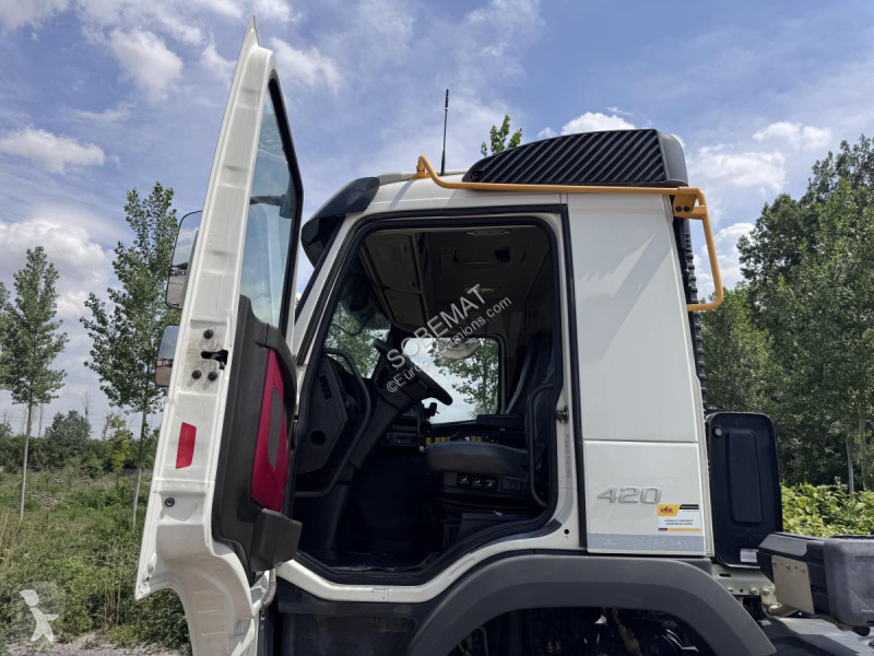 Volvo 420 truck