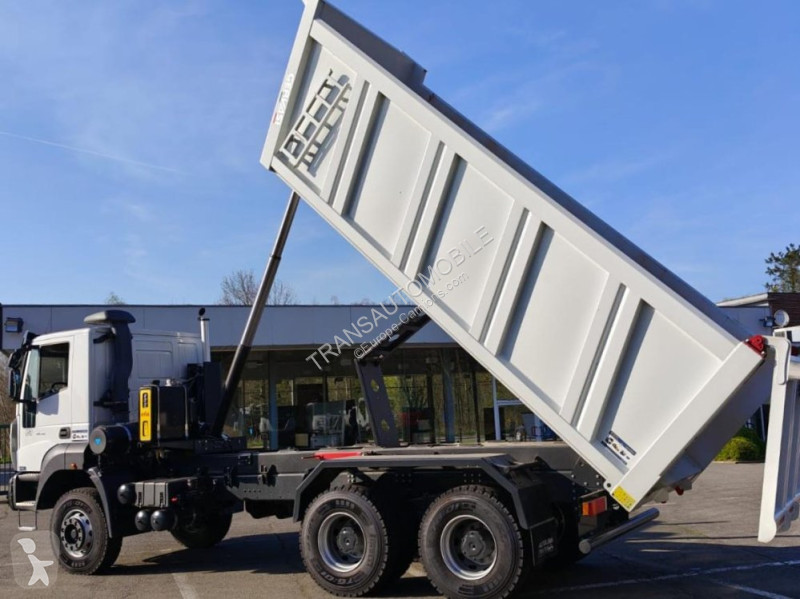Camião Iveco 64.38 HD9