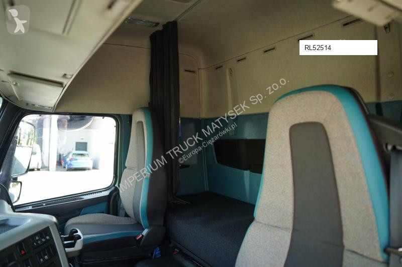 Грузовик Volvo FM 330