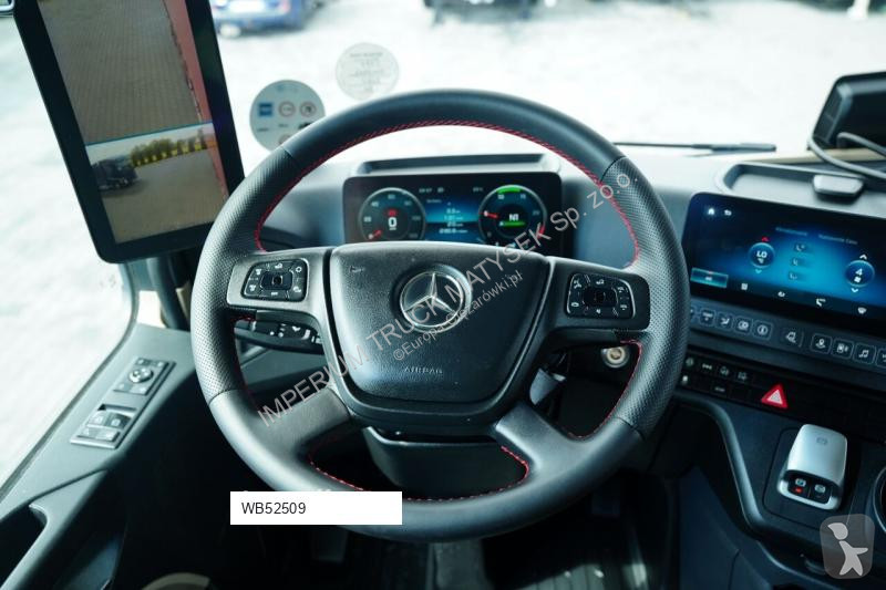 Грузовик Mercedes 2545