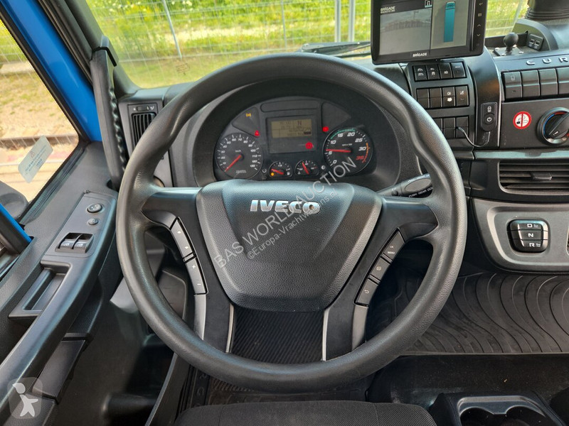 Camião Iveco 140E220