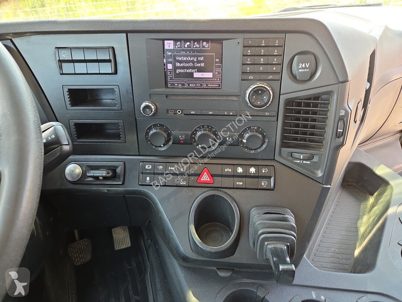 Lastbil Mercedes 2533