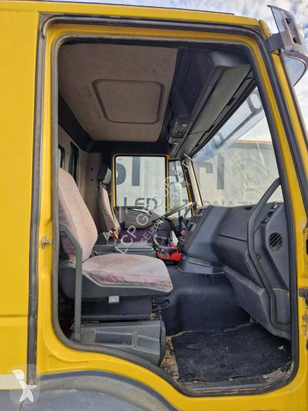 Iveco 260E31 truck