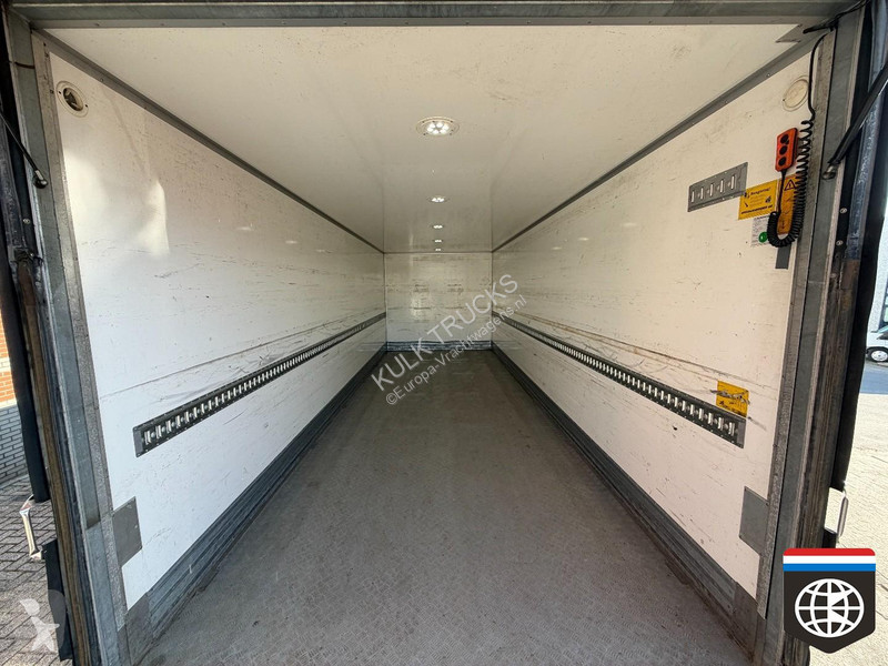 Vrachtwagen Volvo 460 Sleeping cab Storage box...