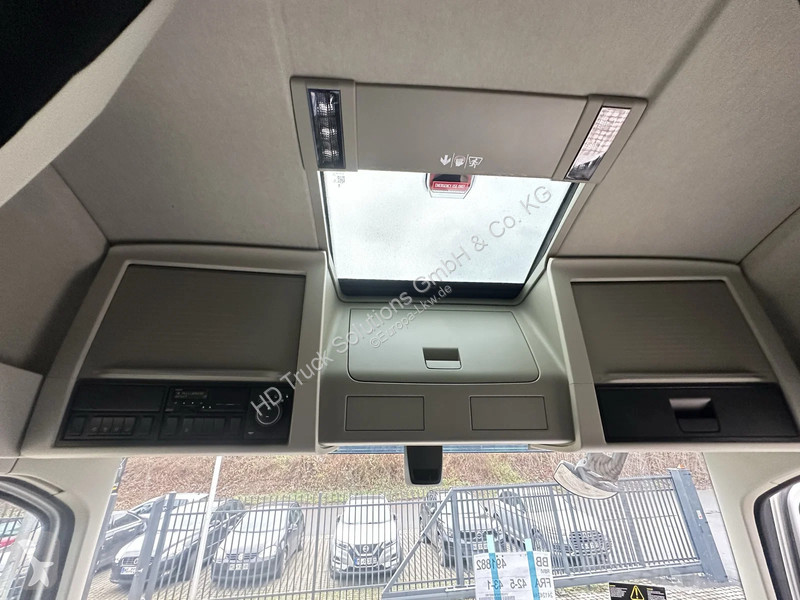 Kamion Volvo 540 Volvo  540 8X4 HIAB...