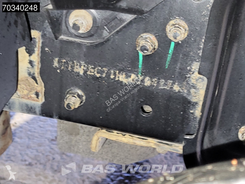 Kamion Mitsubishi 7C15 4X2 8tonner 1000kg...