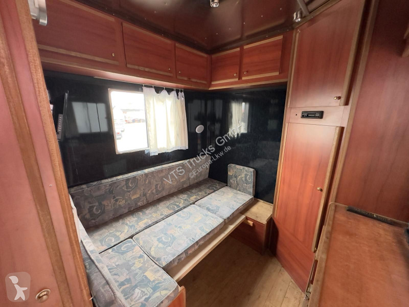 Kamion Mercedes 1017 L 4x2 BL Pferdetransporter...