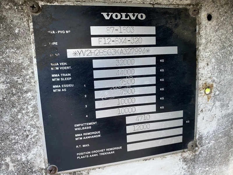 Kamion Volvo F 12 8X4 + CORMACH 0 CRANE - 8.642...