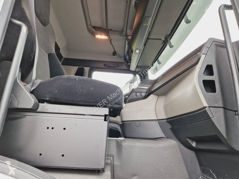 Camión MAN TGS 8x4 kipper