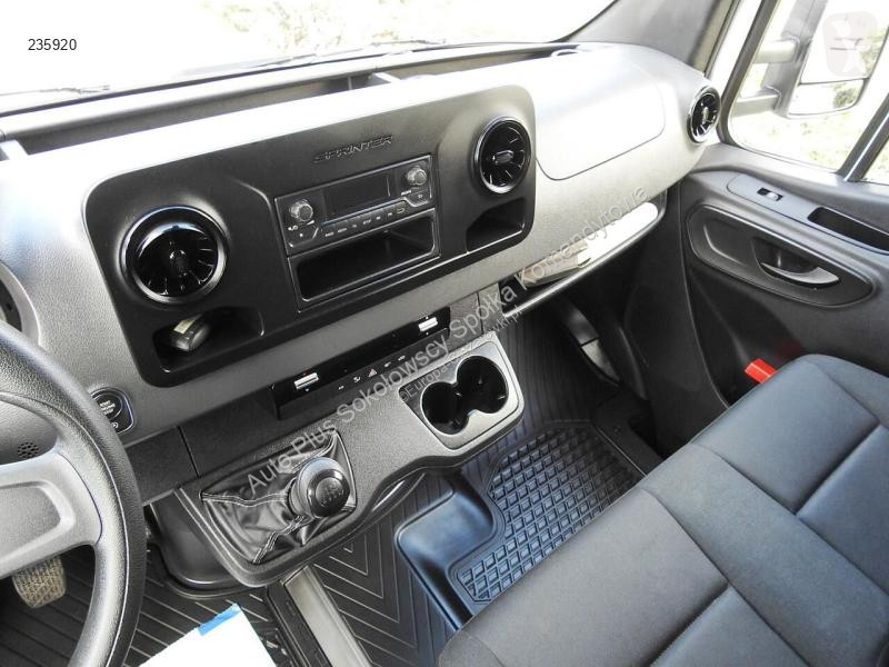 Kamion Mercedes SPRINTER KONTENER WINDA 8 PALET...