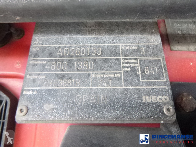 Kamion Iveco AD260T33 6X4 RHD tipper + HMF crane