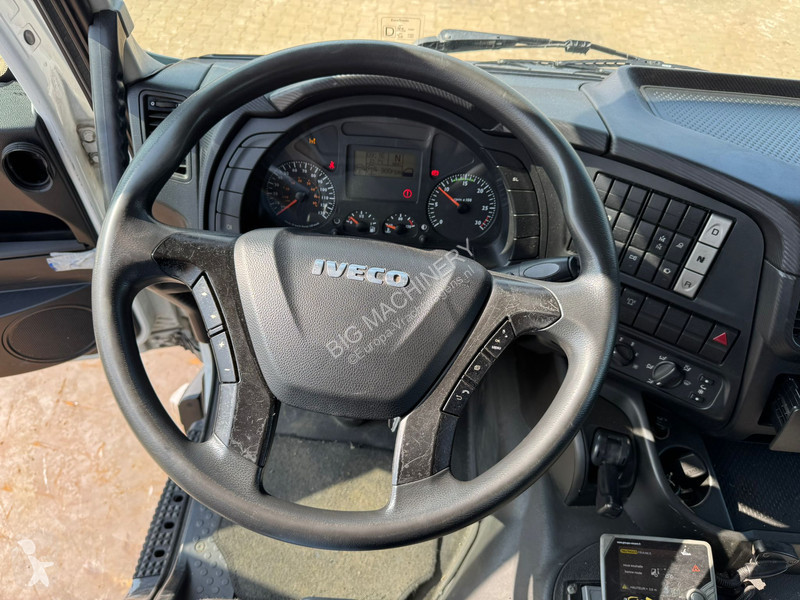 Kamion Iveco TRAKKER AD260T36