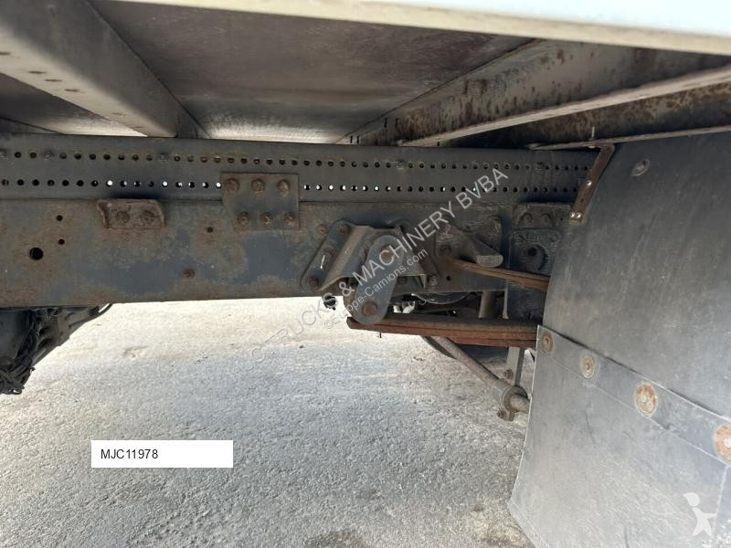 Kamion Iveco EUROCARGO 80E18 CLOSED BOX 6m00 x...