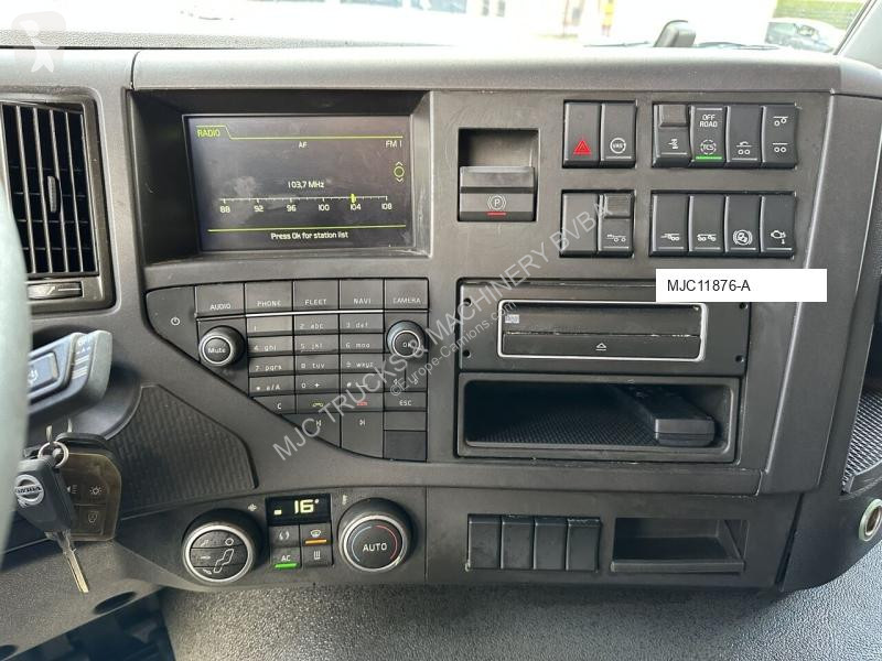 Camion Volvo FMX 370 6x2 PRITSCHE 6M35 + KRAN...