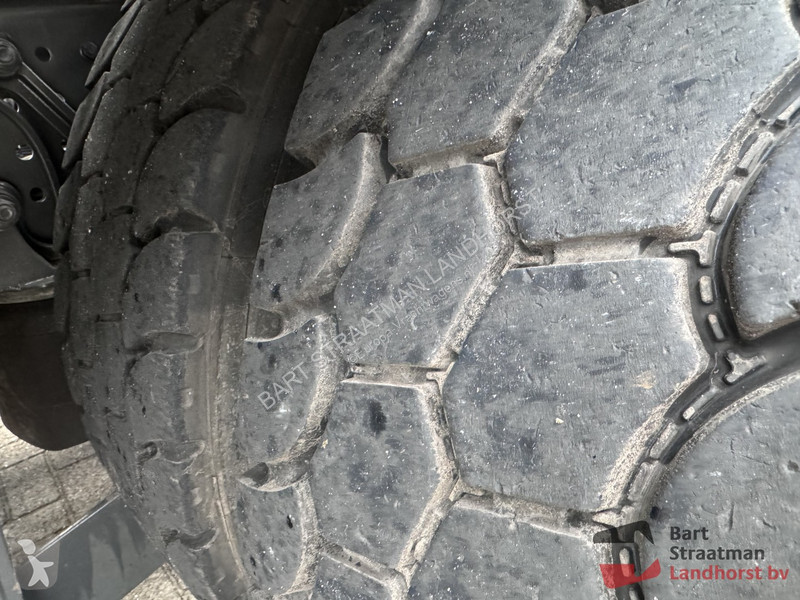 Camion Mercedes 3640 8x4 Euro 6 met haakarm...