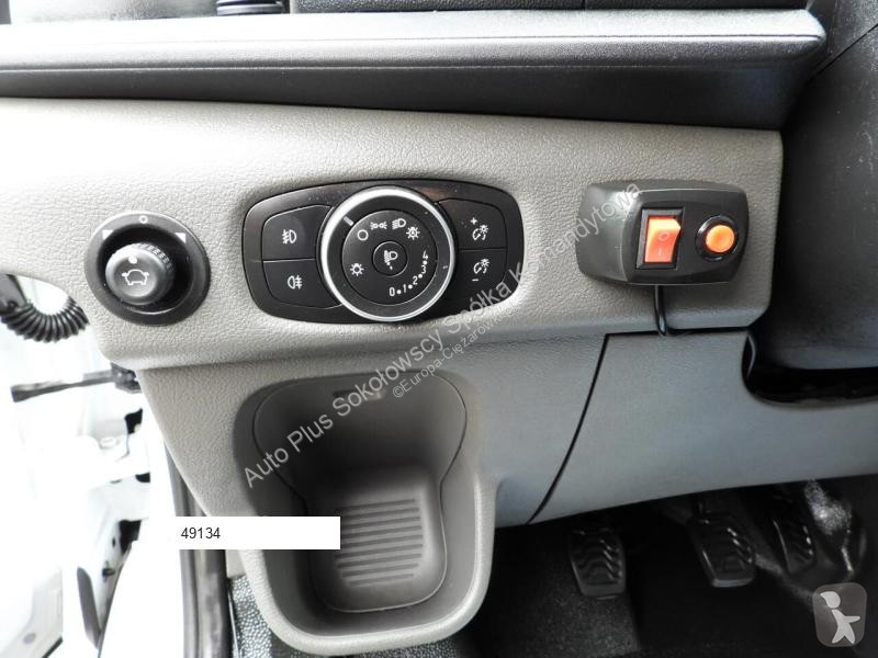 Véhicule utilitaire Ford TRANSIT  PLANDEKA 8...