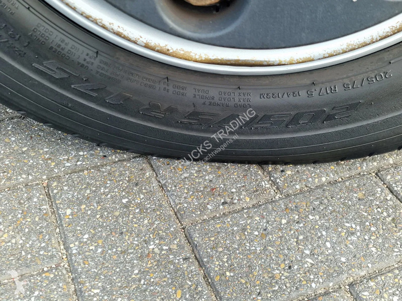 Kamion Iveco 75-190 Isotherm box - Zepro...