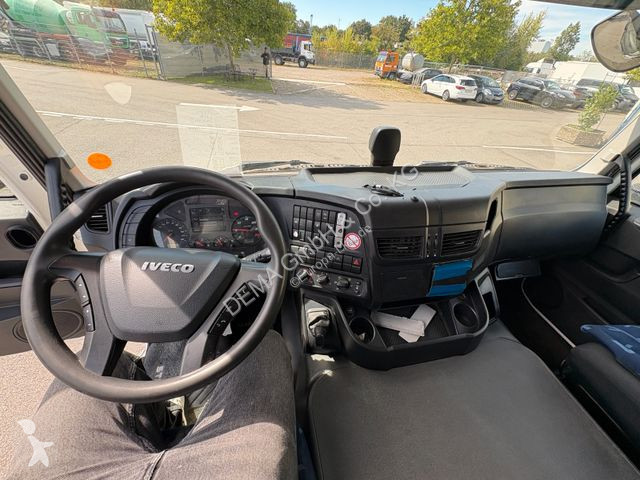 Kamion Iveco...