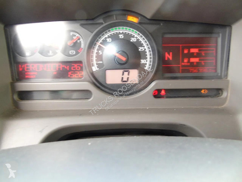 شاحنة Renault 220 + euro 5 + MANUAL + lift + 12T