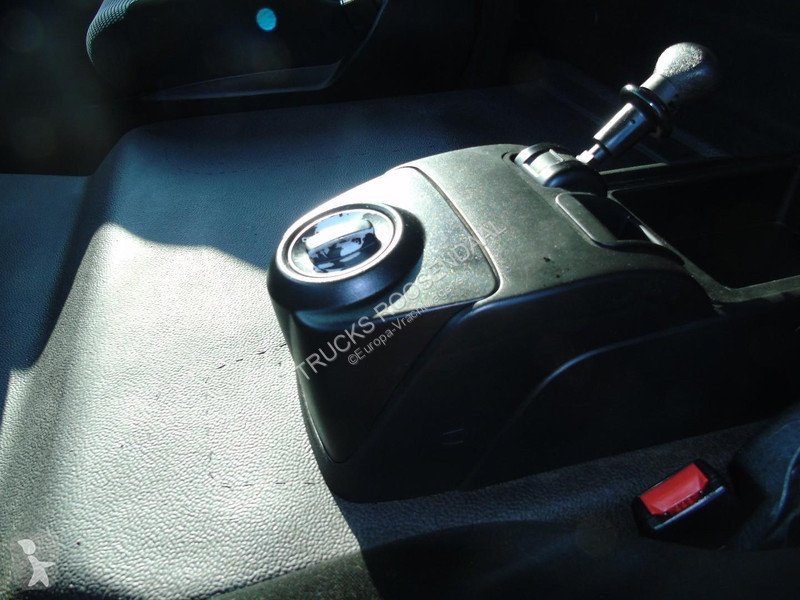 شاحنة MAN 12.250 + euro 6 + lift + iso box