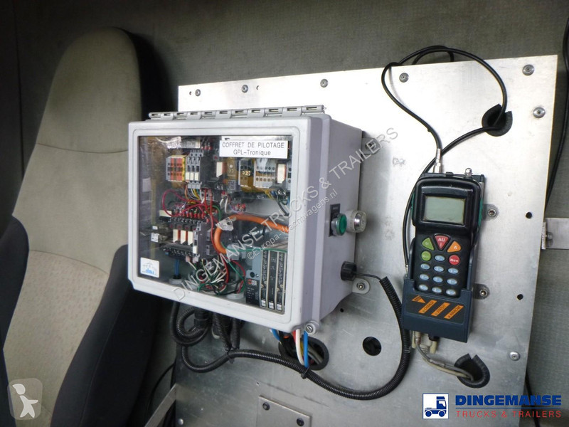 شاحنة Renault 280 dxi 4x2 gas tank 19 m3