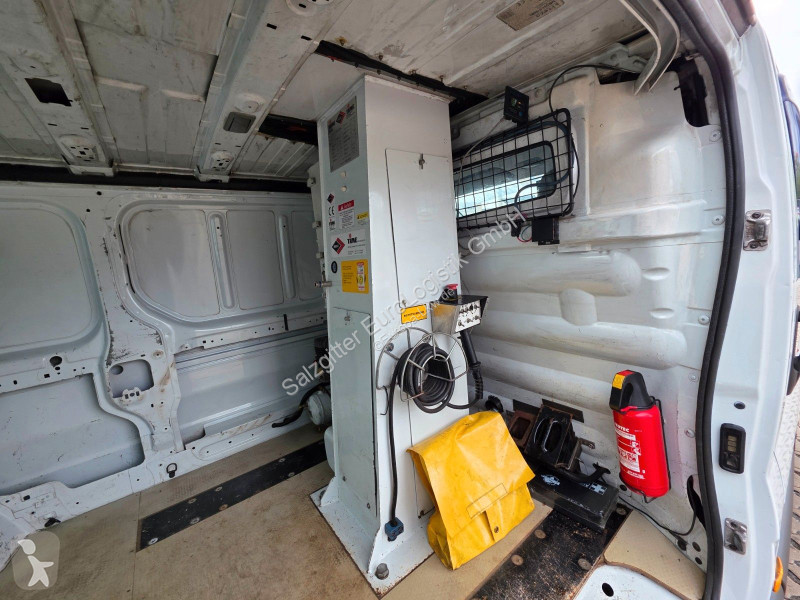 شاحنة Opel Vivaro 2.5 CDTI / Versalift ET-30-NE-XS