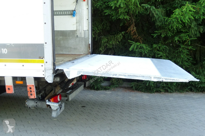 Camión DAF LF 210 euro 6 kontener...